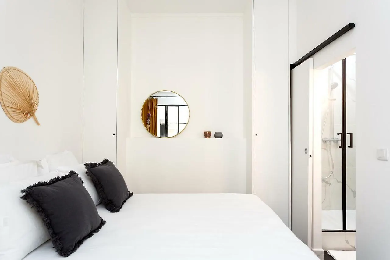 Habitat Parisien - Ponthieu Champs Elysees Apartment
