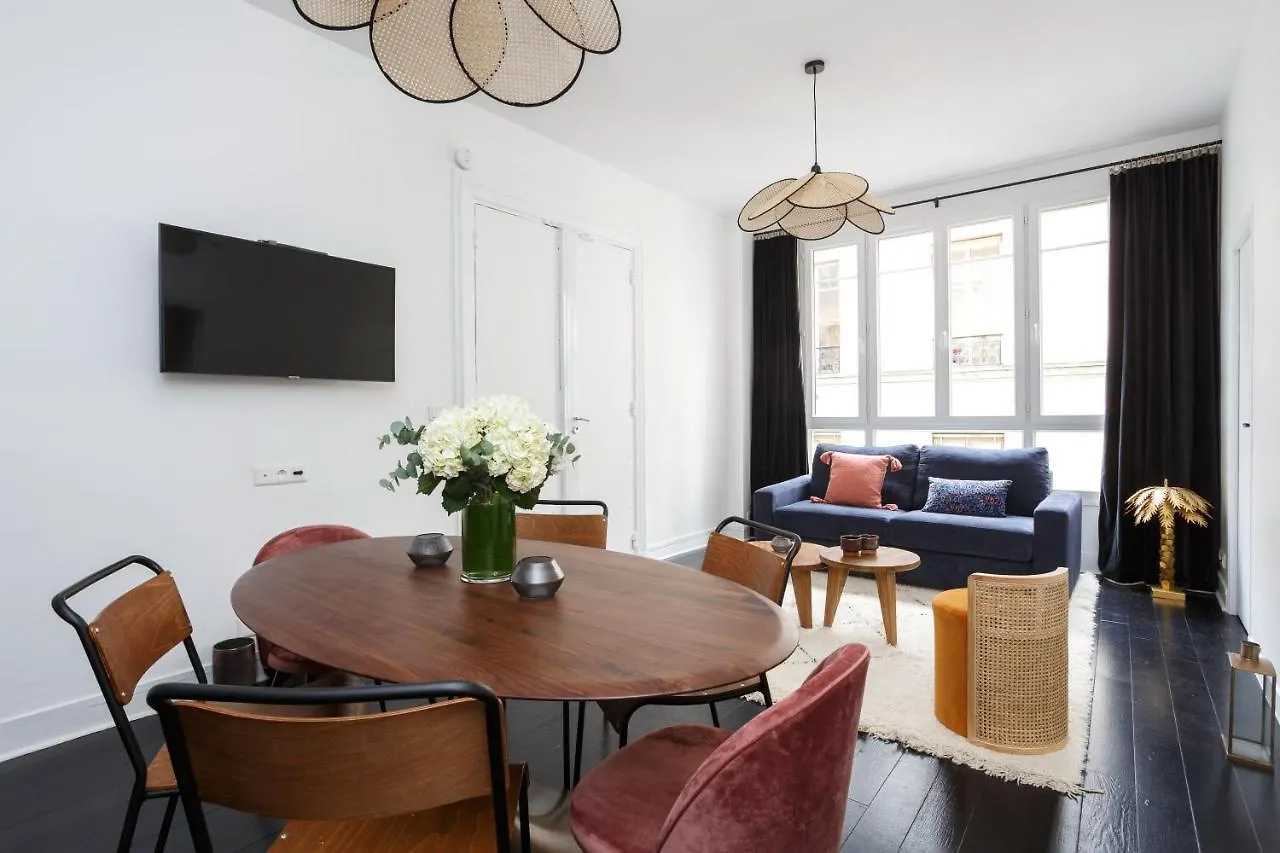 Apartment Habitat Parisien - Ponthieu Champs Elysees *