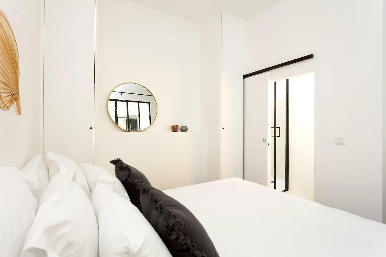 Habitat Parisien - Ponthieu Champs Elysees Apartmán *